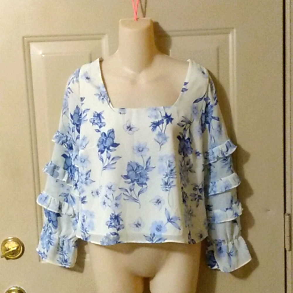 Ethereal Fairy Goth blouse blue creme trumpet sleeves